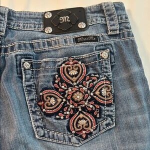 Miss Me Boyfriend Capri Jeans (Have a Tear), Size 33